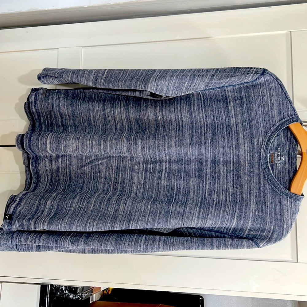 American Eagle long sleeve shirt